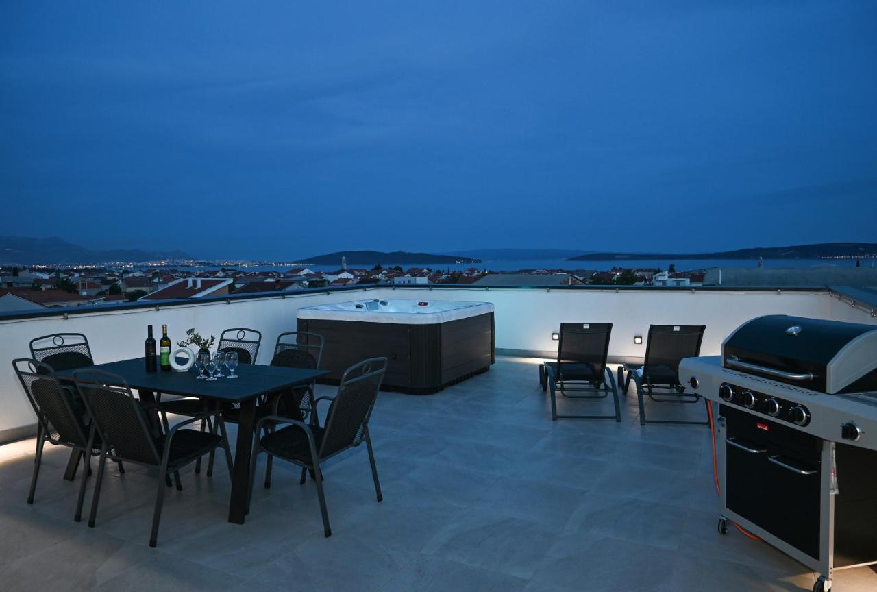 Rooftop New Castel 2023 Kaštela Exteriör bild