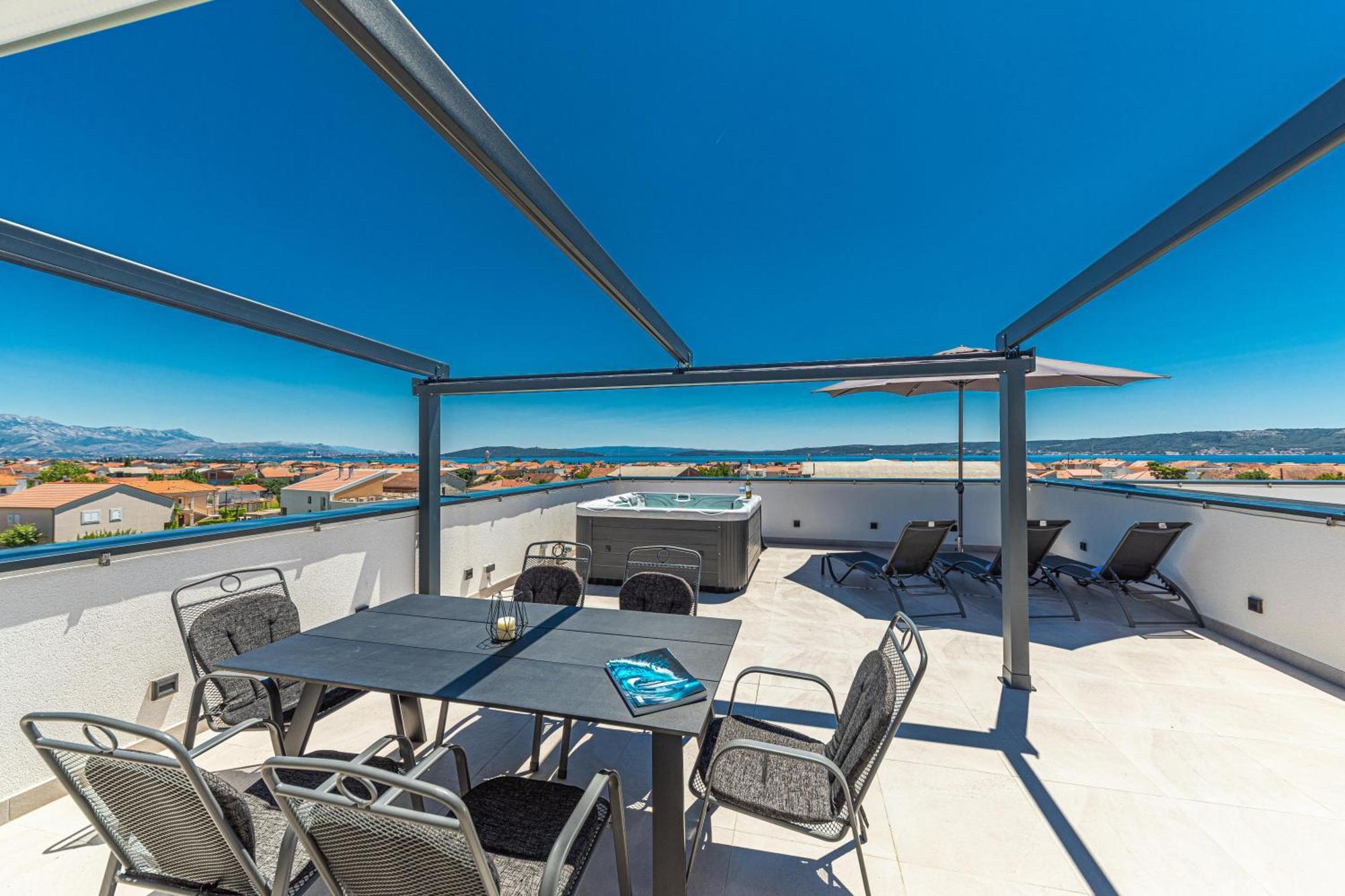 Rooftop New Castel 2023 Kaštela Exteriör bild